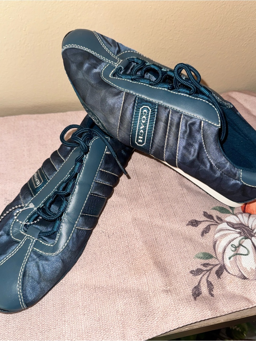 COACH Kirby women’s sateen Casual Sneakers discontinued style!
